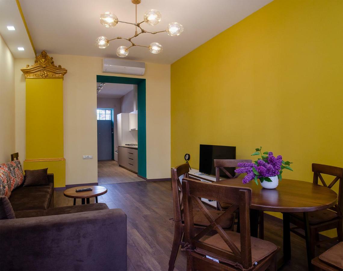 Home@97 On Aghmashenebeli Avenue Tiflis Dış mekan fotoğraf