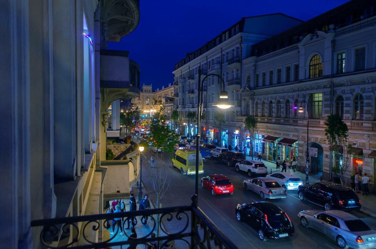 Home@97 On Aghmashenebeli Avenue Tiflis Dış mekan fotoğraf